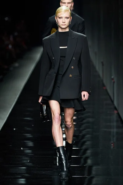 Look 1